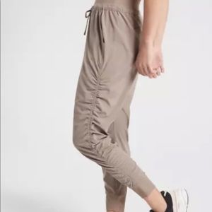 Athleta Attitude Pant Mortar Mushroom 4 Tall